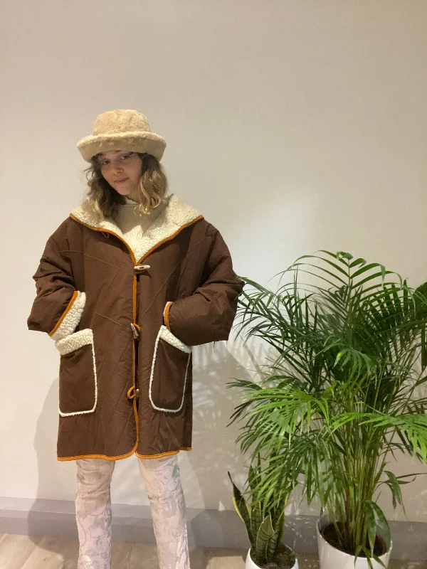 Vintage Brown Coat (L) Sporty Wireless Bra